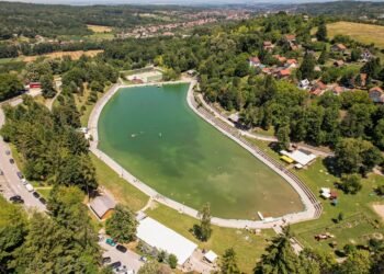 Pottenstein Felsenbad: Warum Familien hier den Sommer planen