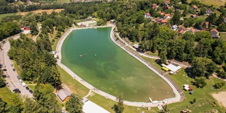 Pottenstein Felsenbad: Warum Familien hier den Sommer planen